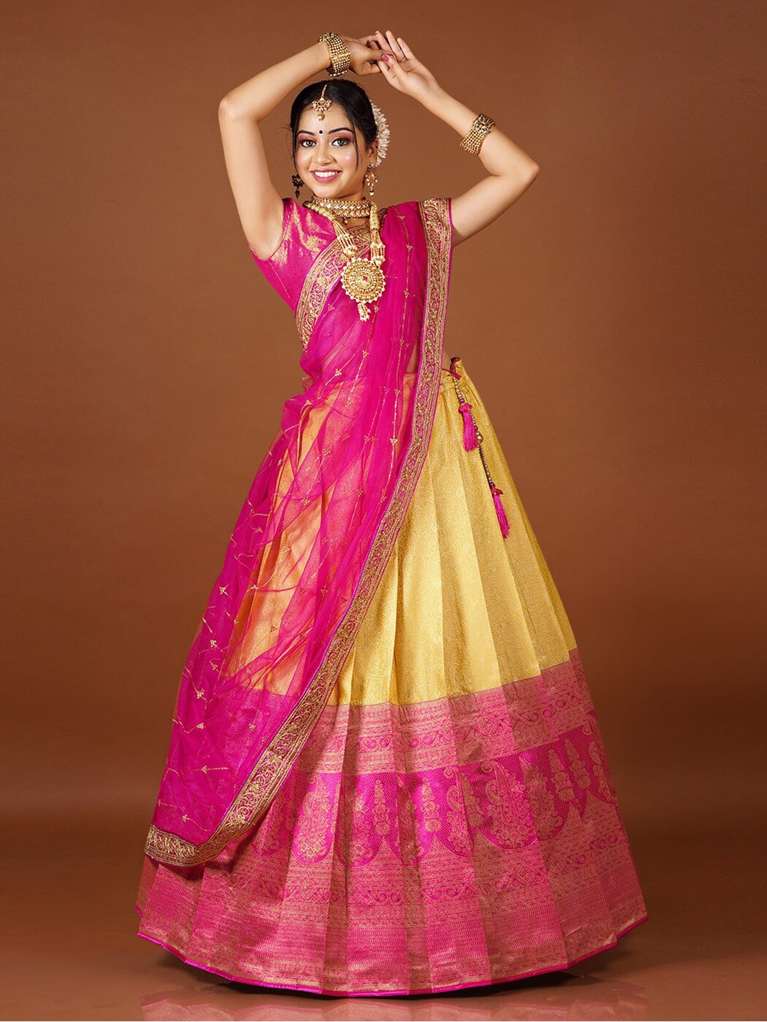 HALFSAREE STUDIO Woven Design Semi-Stitched Lehenga & Unstitched Blouse With Dupatta, Pink
HALFSAREE STUDIO Woven Design Semi-Stitched Lehenga & Unstitched Blouse With Dupatta, Pink