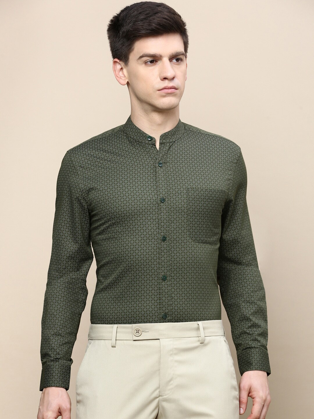 INVICTUS Standard Slim Fit Micro Ditsy Printed Band Collar Cotton Formal Shirt, Olive
INVICTUS Standard Slim Fit Micro Ditsy Printed Band Collar Cotton Formal Shirt, Olive