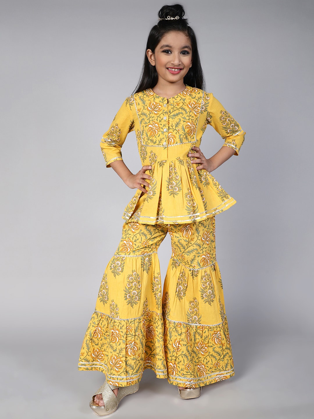 Aks Kids Girls Floral Printed Gotta Patti Pure Cotton A-Line Kurti with Sharara, Yellow
Aks Kids Girls Floral Printed Gotta Patti Pure Cotton A-Line Kurti with Sharara, Yellow