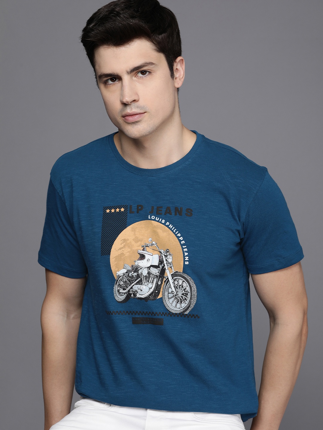 Louis Philippe Jeans Pure Cotton Self Design Graphic Printed Slim Fit Casual T-shirt, Blue
Louis Philippe Jeans Pure Cotton Self Design Graphic Printed Slim Fit Casual T-shirt, Blue
