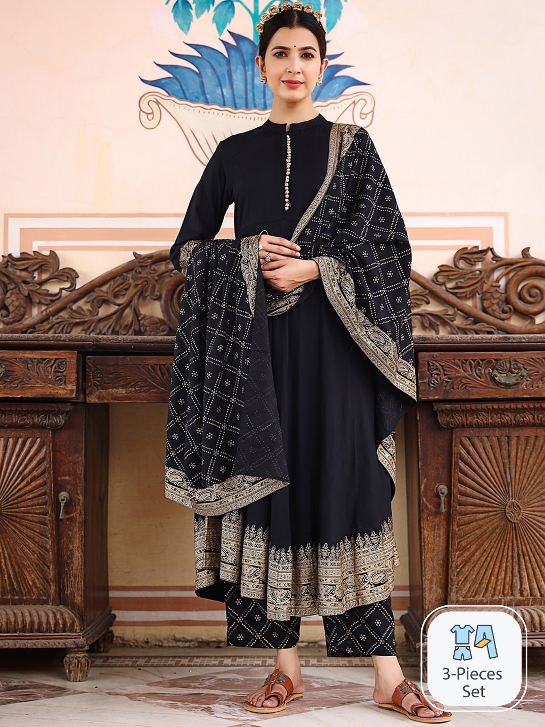 AMIRAS INDIAN ETHNIC WEAR mandarin Collar Anarkali Kurta With Trousers & Dupatta, Black
AMIRAS INDIAN ETHNIC WEAR mandarin Collar Anarkali Kurta With Trousers & Dupatta, Black