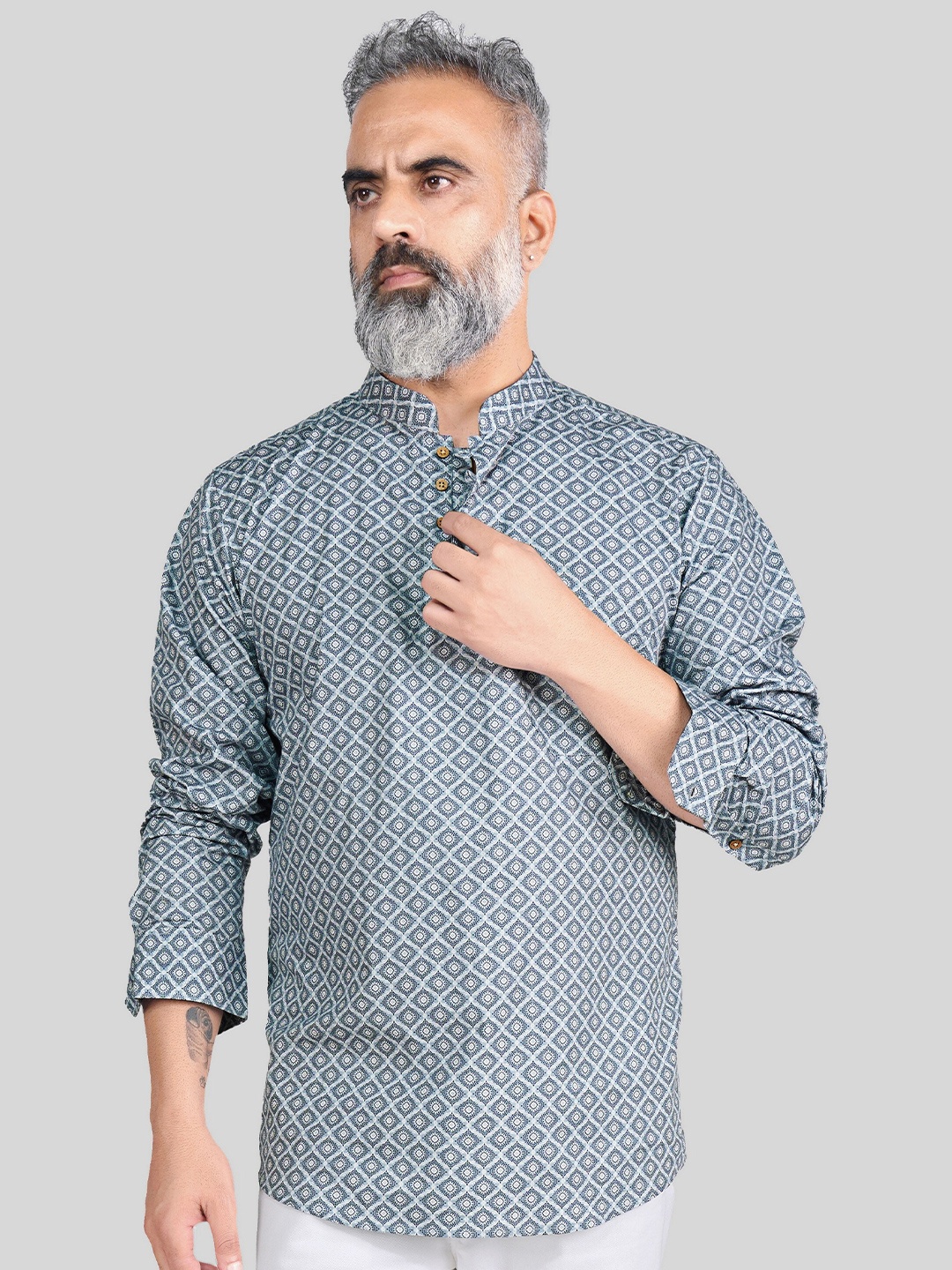 FRENCH CROWN Standard Ethnic Motifs Printed Mandarin Collar Cotton Casual Shirt, Blue
FRENCH CROWN Standard Ethnic Motifs Printed Mandarin Collar Cotton Casual Shirt, Blue