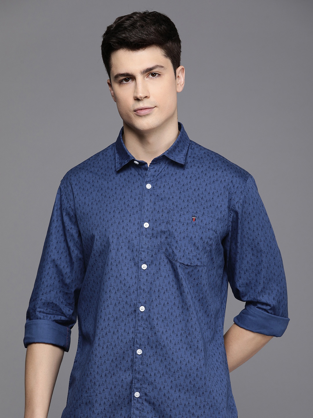 Louis Philippe Jeans Pure Cotton Slim Fit Conversational Printed Casual Shirt, Navy blue
Louis Philippe Jeans Pure Cotton Slim Fit Conversational Printed Casual Shirt, Navy blue