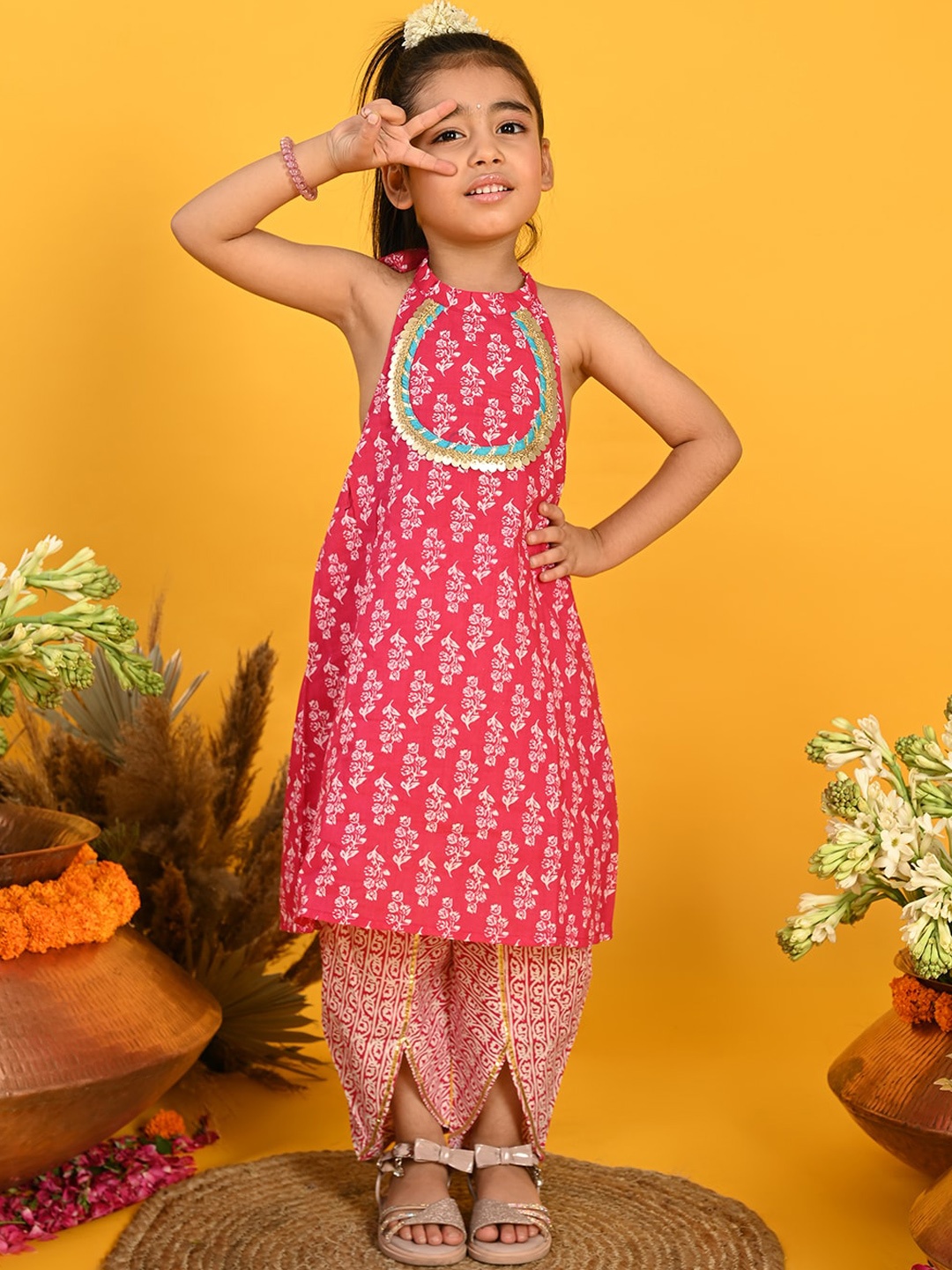 SAKA DESIGNS Girls Floral Printed Gotta Patti Pure Cotton A-Line Kurta With Dhoti Pants, Pink
SAKA DESIGNS Girls Floral Printed Gotta Patti Pure Cotton A-Line Kurta With Dhoti Pants, Pink