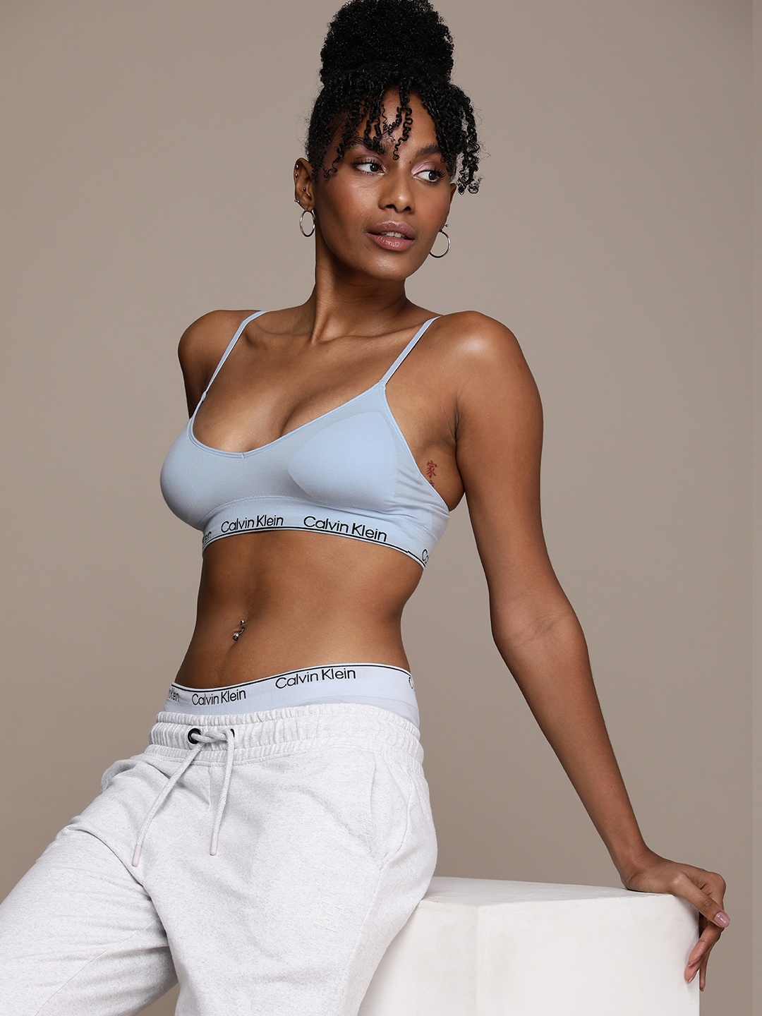 Calvin Klein Underwear Medium Coverage Lightly Padded T-shirt Bra QF7093CJP-SKYWAY, Blue
Calvin Klein Underwear Medium Coverage Lightly Padded T-shirt Bra QF7093CJP-SKYWAY, Blue