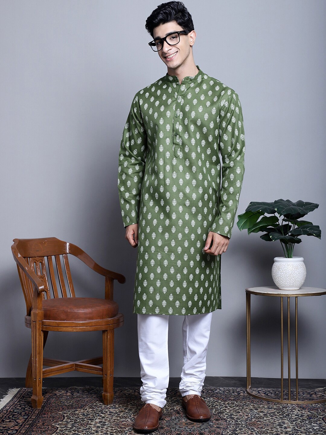 Jompers Ethnic Motifs Printed Mandarin Collar Pure Cotton Straight Kurta & Churidar, Olive
Jompers Ethnic Motifs Printed Mandarin Collar Pure Cotton Straight Kurta & Churidar, Olive
