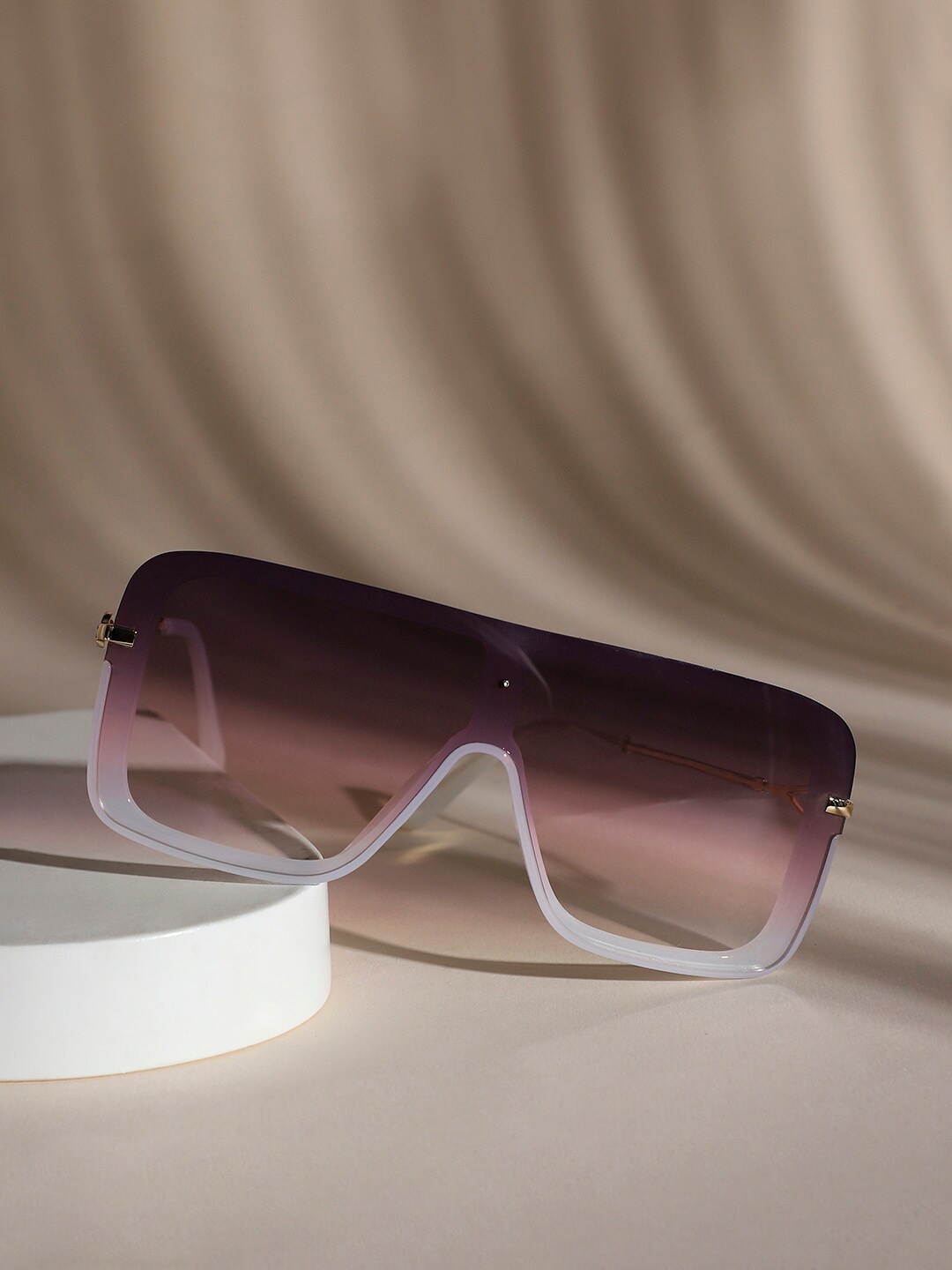 HAUTE SAUCE by Campus Sutra Oversized Sunglasses With UV Protected Lens AW23_HSSG2265-Gold, Purple
HAUTE SAUCE by Campus Sutra Oversized Sunglasses With UV Protected Lens AW23_HSSG2265-Gold, Purple
