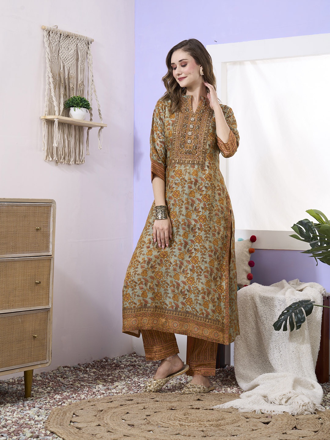 ZOLA Floral Printed Mandarin Collar Thread Work Detailed Straight Kurta With Trousers, Green
ZOLA Floral Printed Mandarin Collar Thread Work Detailed Straight Kurta With Trousers, Green