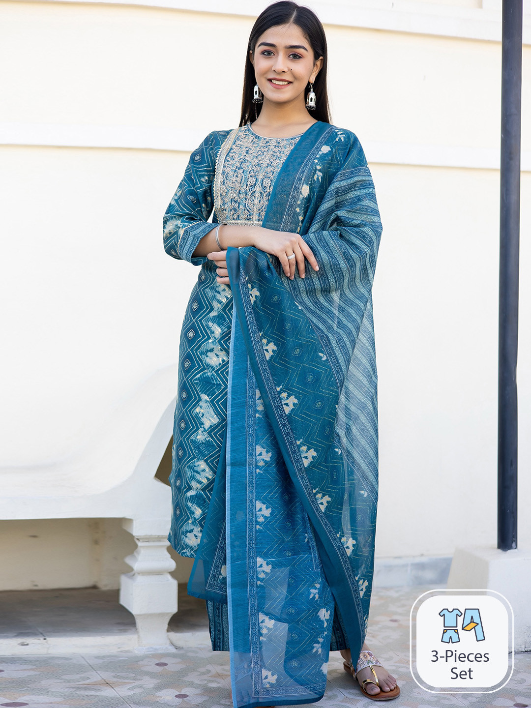 misbis Floral Printed Organic Cotton Thread Work Kurta With Trousers & Dupatta, Blue
misbis Floral Printed Organic Cotton Thread Work Kurta With Trousers & Dupatta, Blue