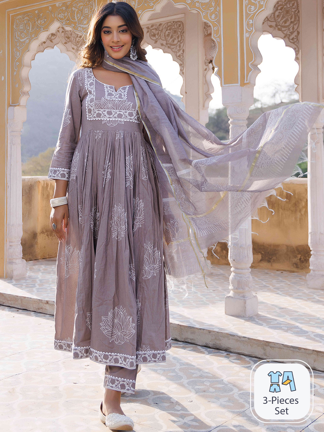 Ragavi Floral Printed Pure Cotton Gotta Patti Kurta & Trousers With Dupatta, Grey
Ragavi Floral Printed Pure Cotton Gotta Patti Kurta & Trousers With Dupatta, Grey
