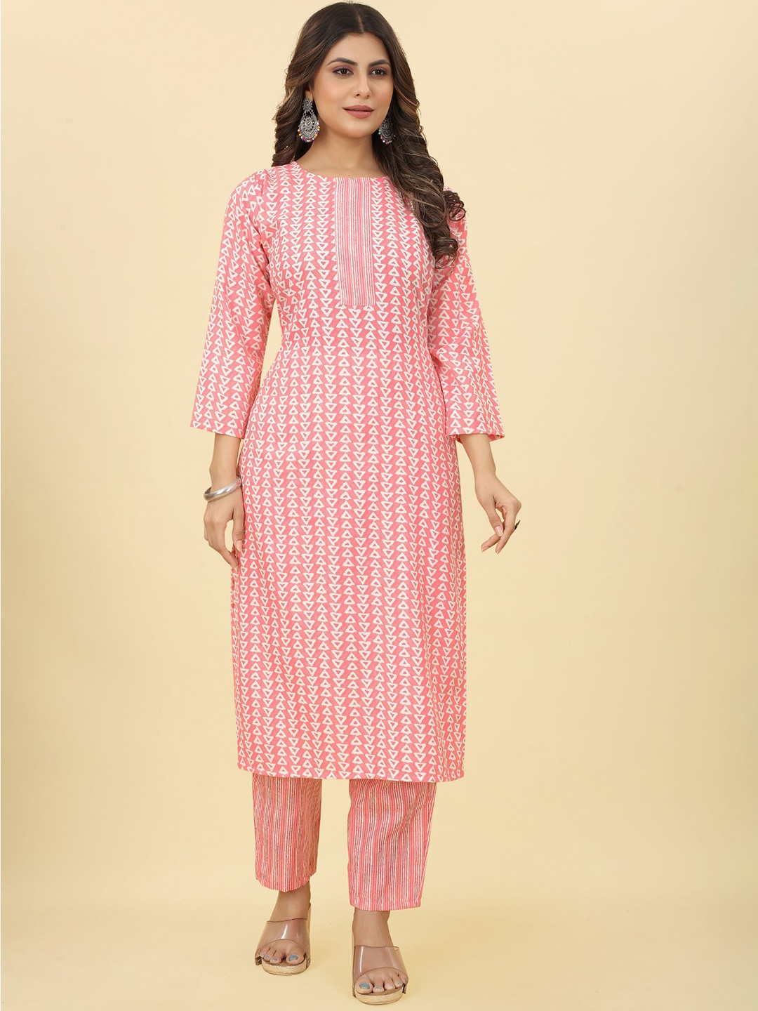 Bridha Geometric Printed Straight Kurta With Trousers, Pink