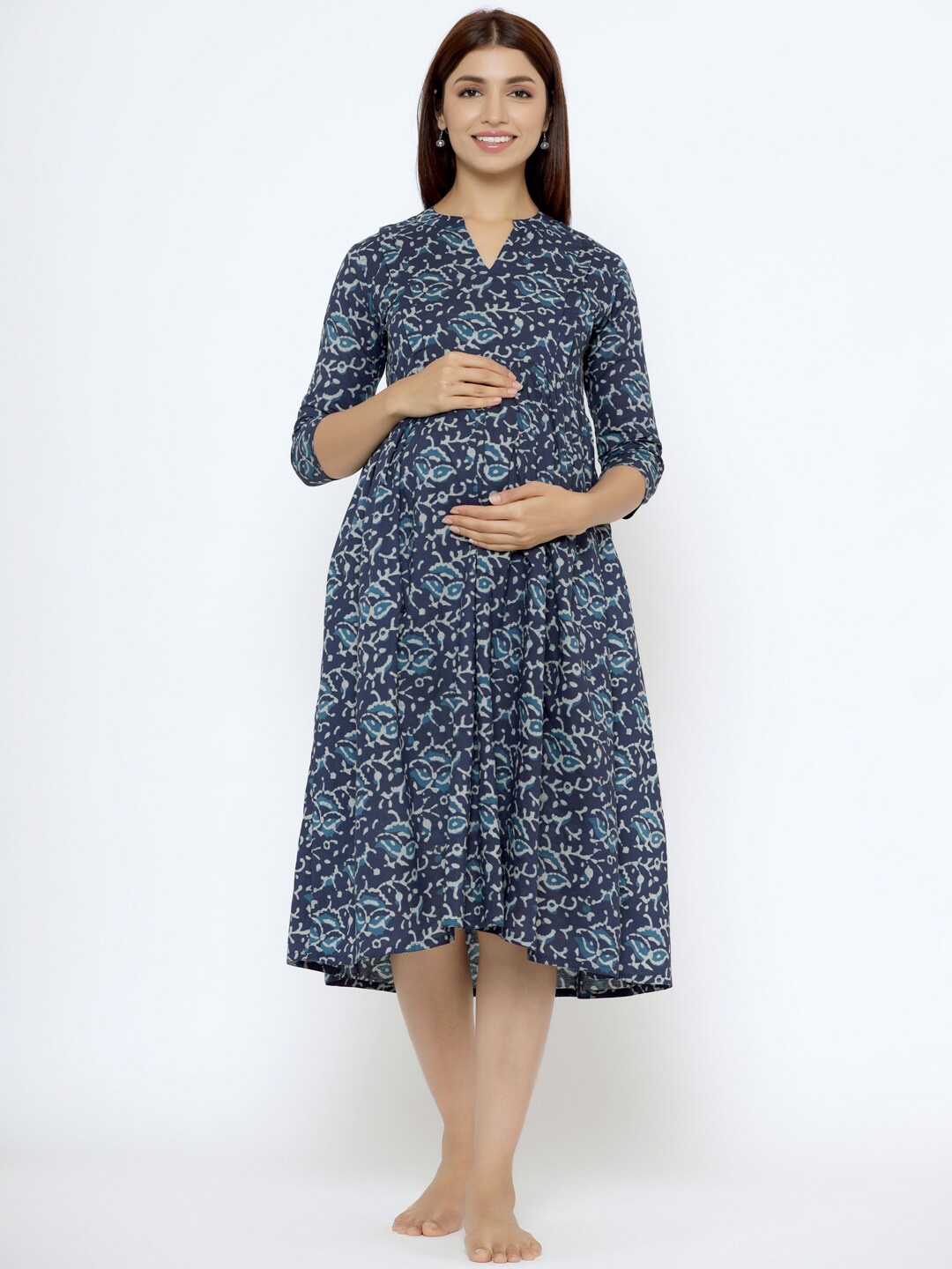 CRAFIQA Floral Printed Maternity & Nursing Pure Cotton Pleated Fit & Flare Midi Dress, Blue
CRAFIQA Floral Printed Maternity & Nursing Pure Cotton Pleated Fit & Flare Midi Dress, Blue