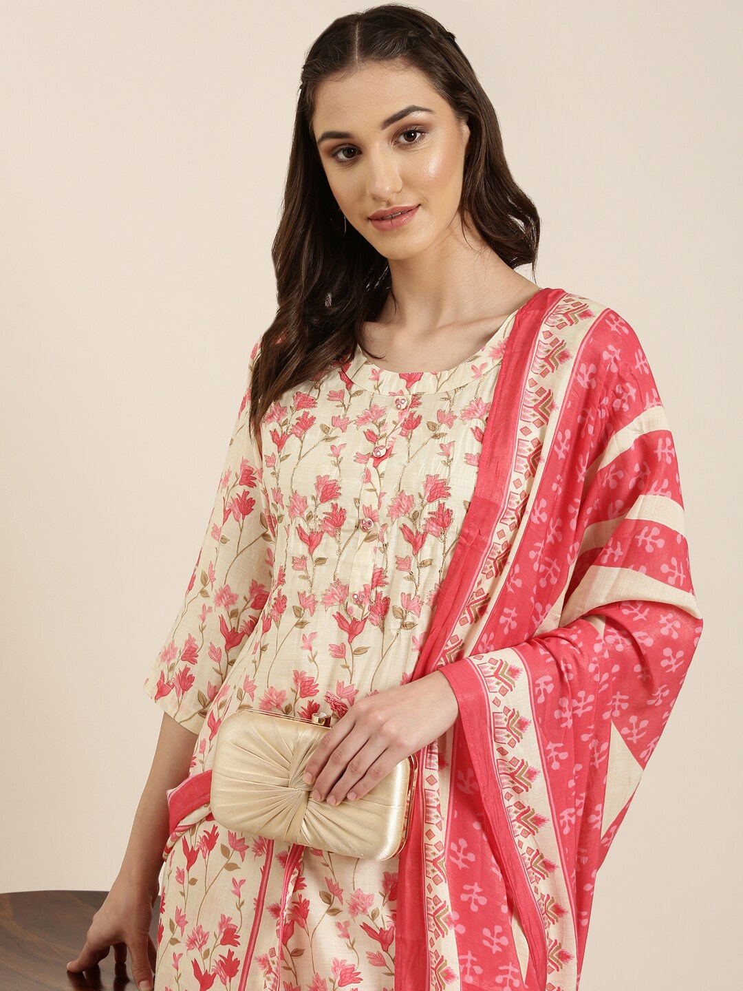SHOWOFF Floral Printed Sequinned Detailed Straight Kurta & Trousers With Dupatta, Cream
SHOWOFF Floral Printed Sequinned Detailed Straight Kurta & Trousers With Dupatta, Cream