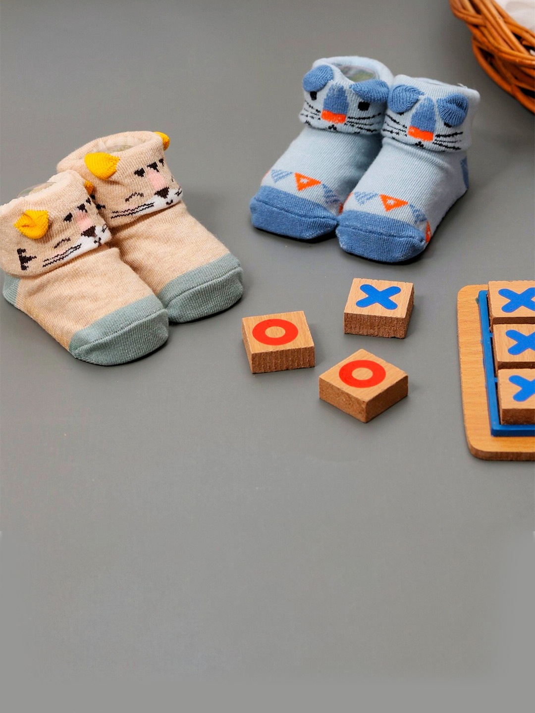 Yellow Bee Infant Boys Pack Of 2 Patterned Anti-Skid Cotton Ankle-Length Socks, Blue
Yellow Bee Infant Boys Pack Of 2 Patterned Anti-Skid Cotton Ankle-Length Socks, Blue