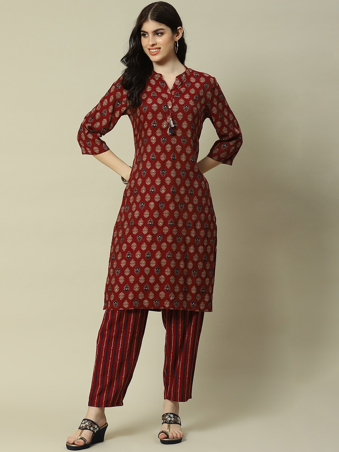 Rangriti Women Ethnic Motifs Printed Mandarin Collar Regular Kurta With Trousers, Red
Rangriti Women Ethnic Motifs Printed Mandarin Collar Regular Kurta With Trousers, Red