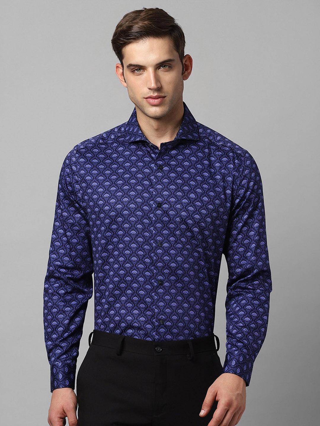 Louis Philippe Gods & Kings Floral Printed Spread Collar Giza Cotton Formal Shirt, Navy blue
Louis Philippe Gods & Kings Floral Printed Spread Collar Giza Cotton Formal Shirt, Navy blue