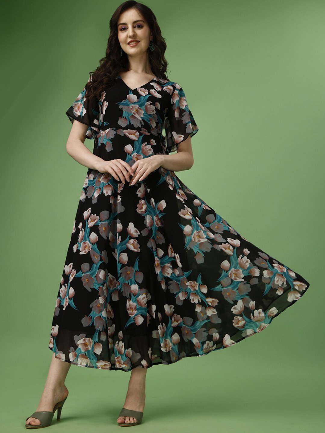 Fashion2wear Floral Printed V-Neck Flared Sleeve Georgette Fit & Flare Maxi Dress, Black
Fashion2wear Floral Printed V-Neck Flared Sleeve Georgette Fit & Flare Maxi Dress, Black