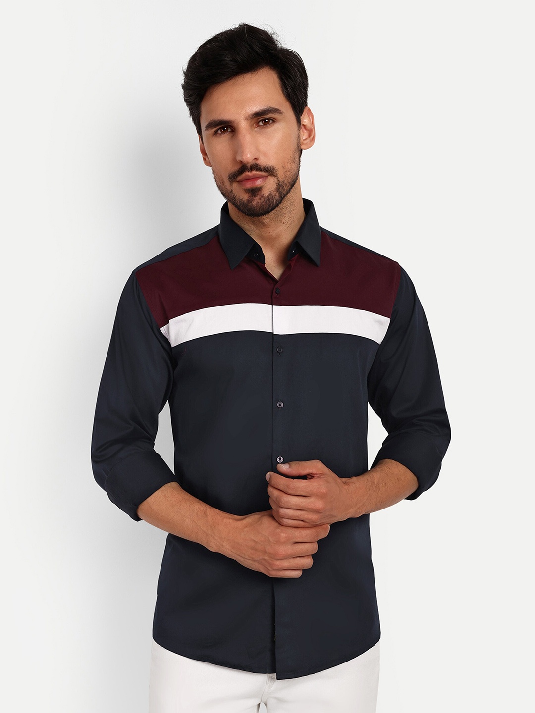 Urban Scissors India Slim Slim Fit Colourblocked Spread Collar Pure Cotton Casual Shirt, Navy blue
Urban Scissors India Slim Slim Fit Colourblocked Spread Collar Pure Cotton Casual Shirt, Navy blue