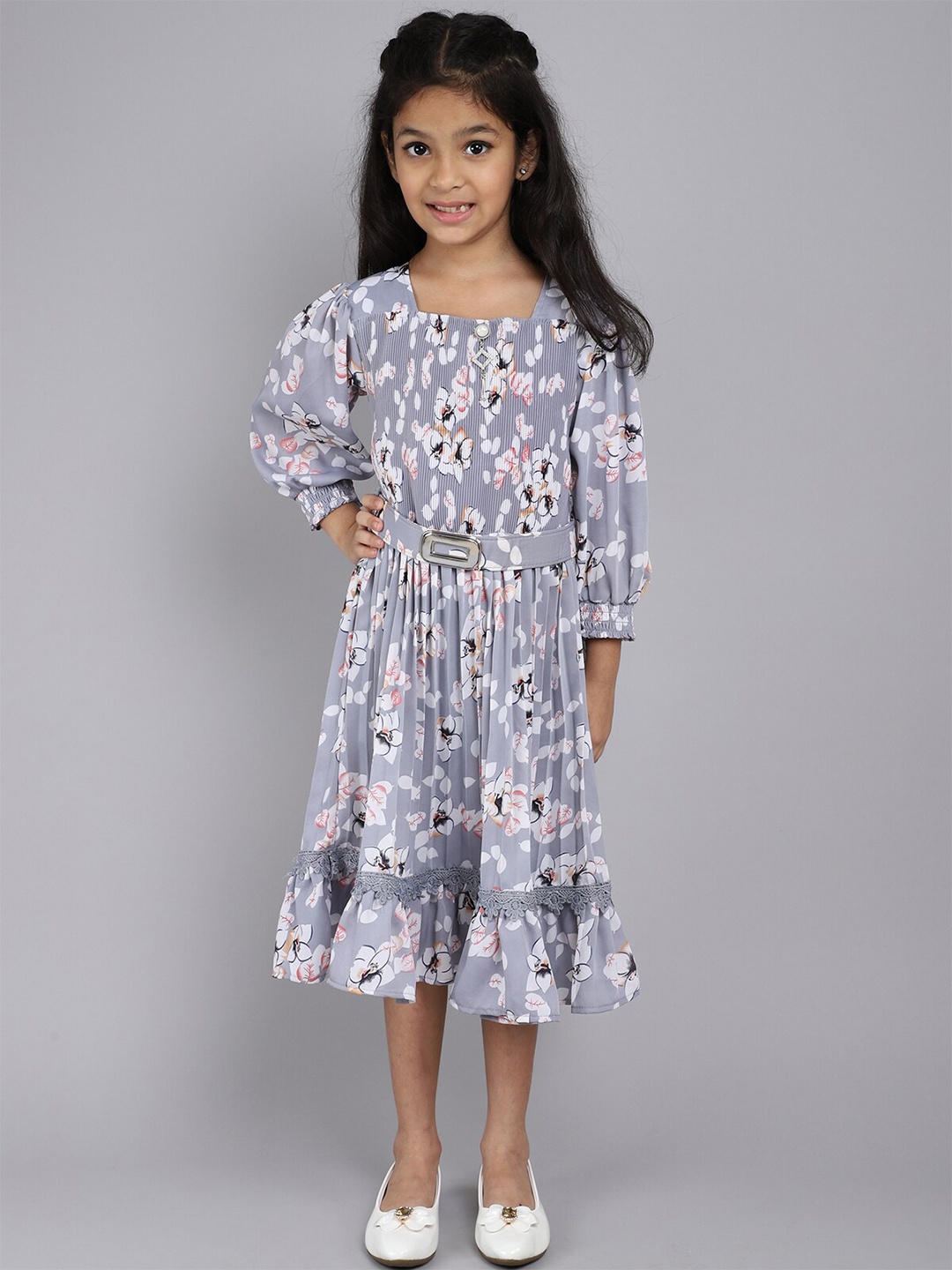 Little Angels Girls Floral Printed Square Neck Puff Sleeve Fit and Flare Midi Dress, Blue
Little Angels Girls Floral Printed Square Neck Puff Sleeve Fit and Flare Midi Dress, Blue
