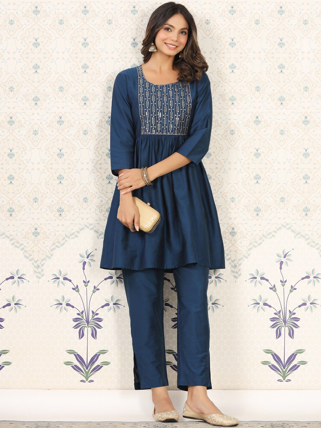 Ode by House of Pataudi Ethnic Motifs Yoke Design Sequinned A-Line Kurti with Trousers, Teal
Ode by House of Pataudi Ethnic Motifs Yoke Design Sequinned A-Line Kurti with Trousers, Teal