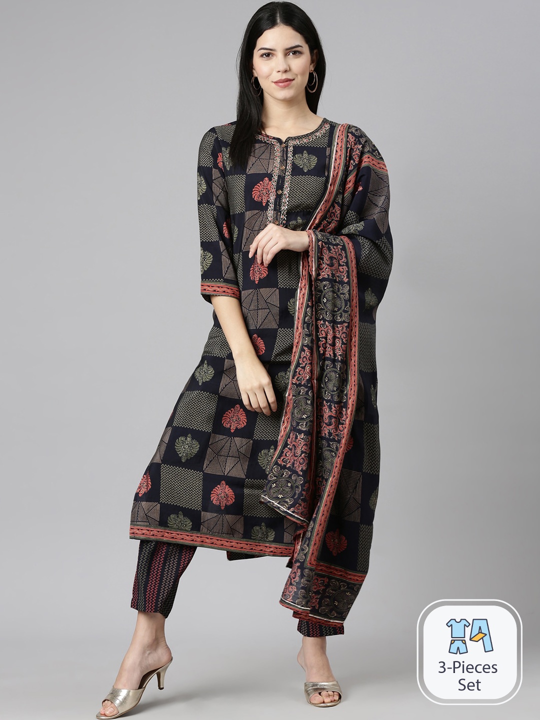 Neerus Ethnic Motifs Printed Round Neck Beads and Stones Kurta Set With Dupatta, Navy blue
Neerus Ethnic Motifs Printed Round Neck Beads and Stones Kurta Set With Dupatta, Navy blue