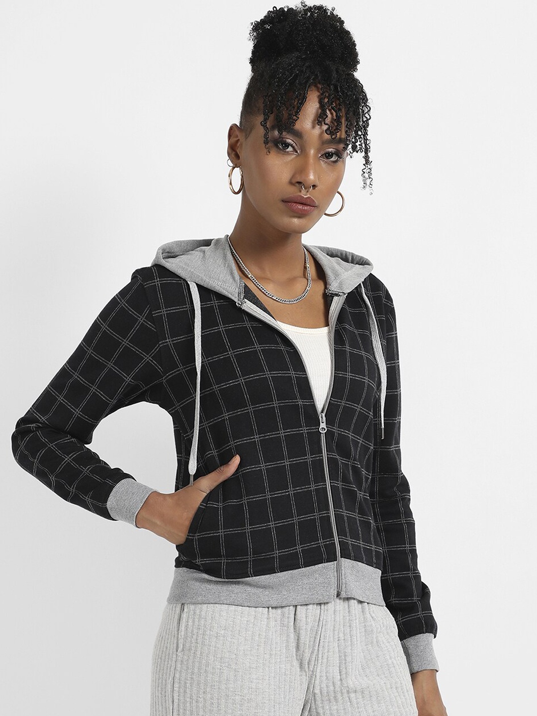 Campus Sutra Hooded Collar Checked Printed Cotton Sporty Jacket With Windcheater, Black
Campus Sutra Hooded Collar Checked Printed Cotton Sporty Jacket With Windcheater, Black