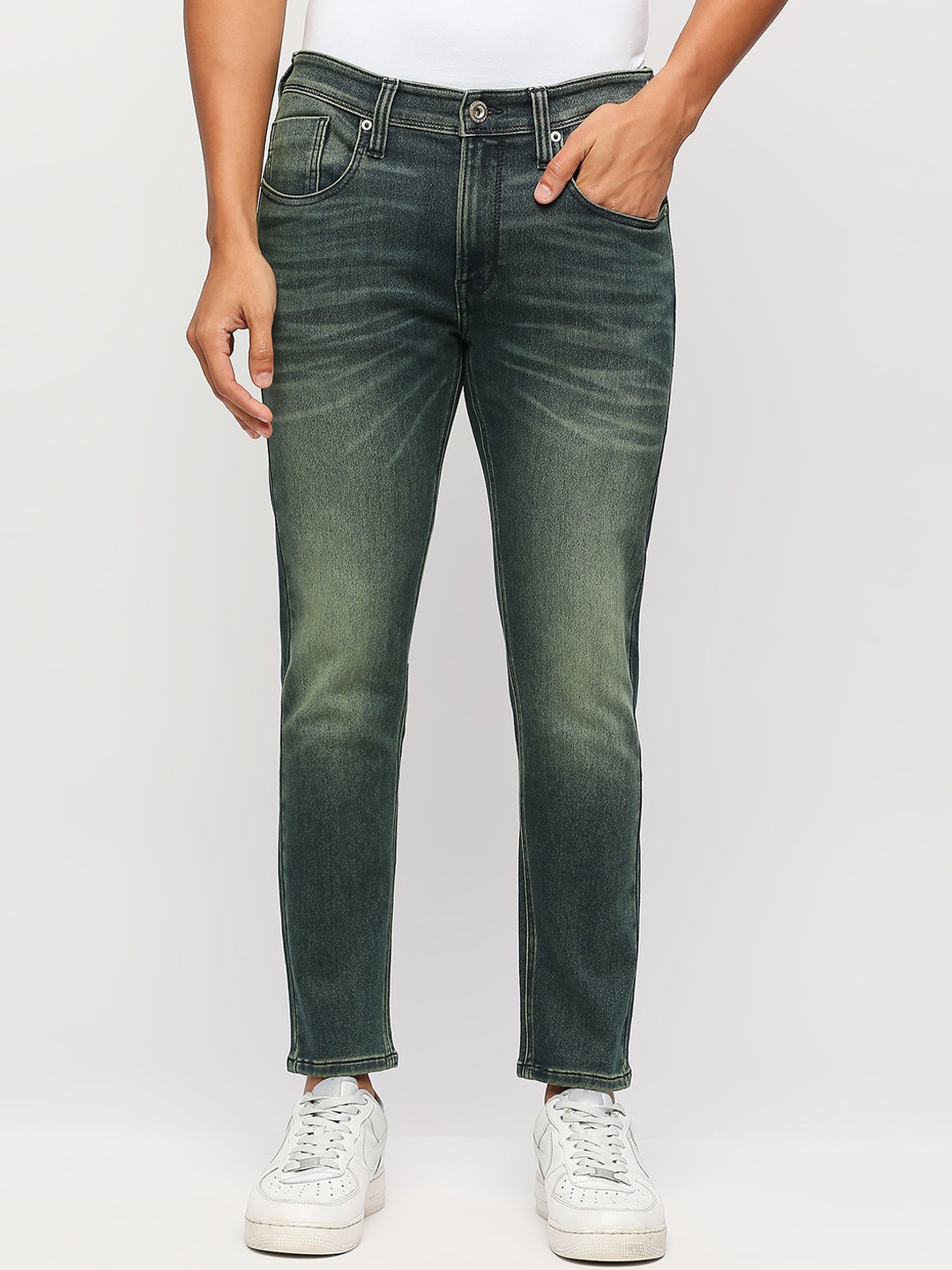 BEAT LONDON by PEPE JEANS Men Clean Look Whiskers and Chevrons Heavy Fade Jeans, Blue
BEAT LONDON by PEPE JEANS Men Clean Look Whiskers and Chevrons Heavy Fade Jeans, Blue