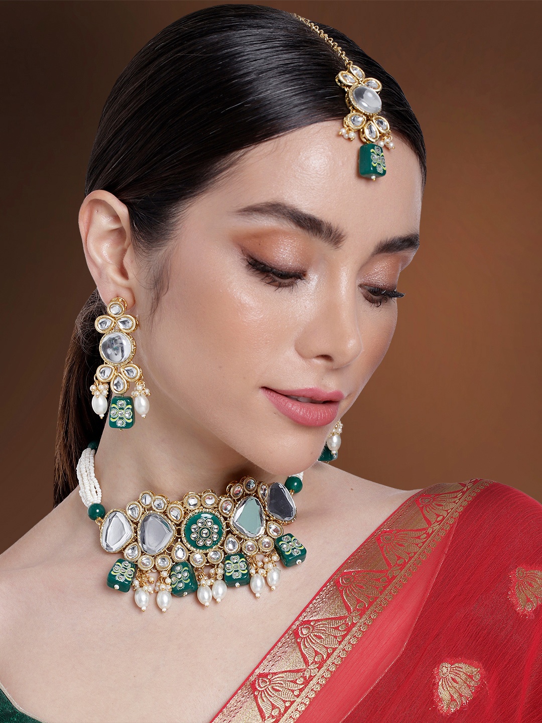 Peora Women Gold-Plated Kundan Studded Choker Necklace with Earrings & Maang Tikka, Green
Peora Women Gold-Plated Kundan Studded Choker Necklace with Earrings & Maang Tikka, Green