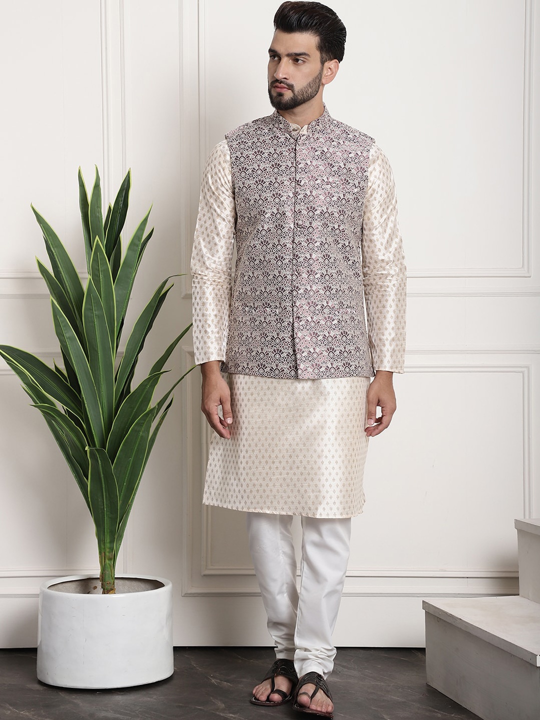 SOJANYA Ethnic Motif Woven Design Regular Kurta & Churidar With Nehru Jacket, Cream
SOJANYA Ethnic Motif Woven Design Regular Kurta & Churidar With Nehru Jacket, Cream