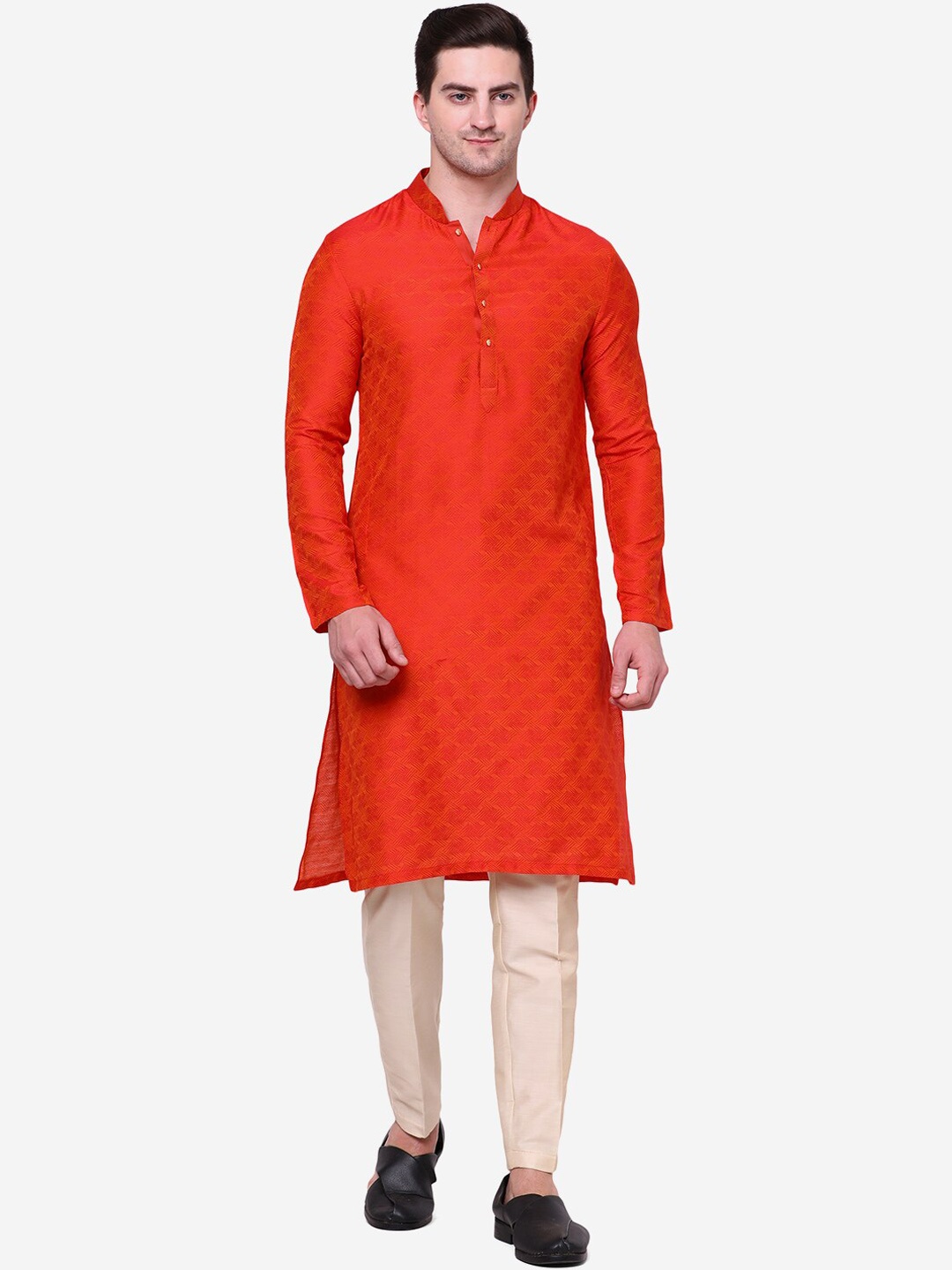 THE KURTA COMPANY Geometric Woven Designed Mandarin Collar Silk Straight Kurta, Orange
THE KURTA COMPANY Geometric Woven Designed Mandarin Collar Silk Straight Kurta, Orange