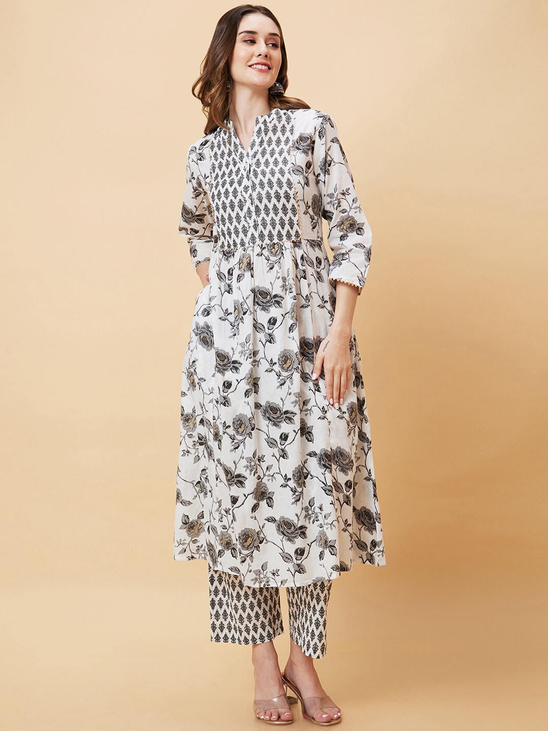 Globus Floral Printed Mandarin Collar Gotta Patti Pure Cotton Kurta with Trousers, Off white
Globus Floral Printed Mandarin Collar Gotta Patti Pure Cotton Kurta with Trousers, Off white