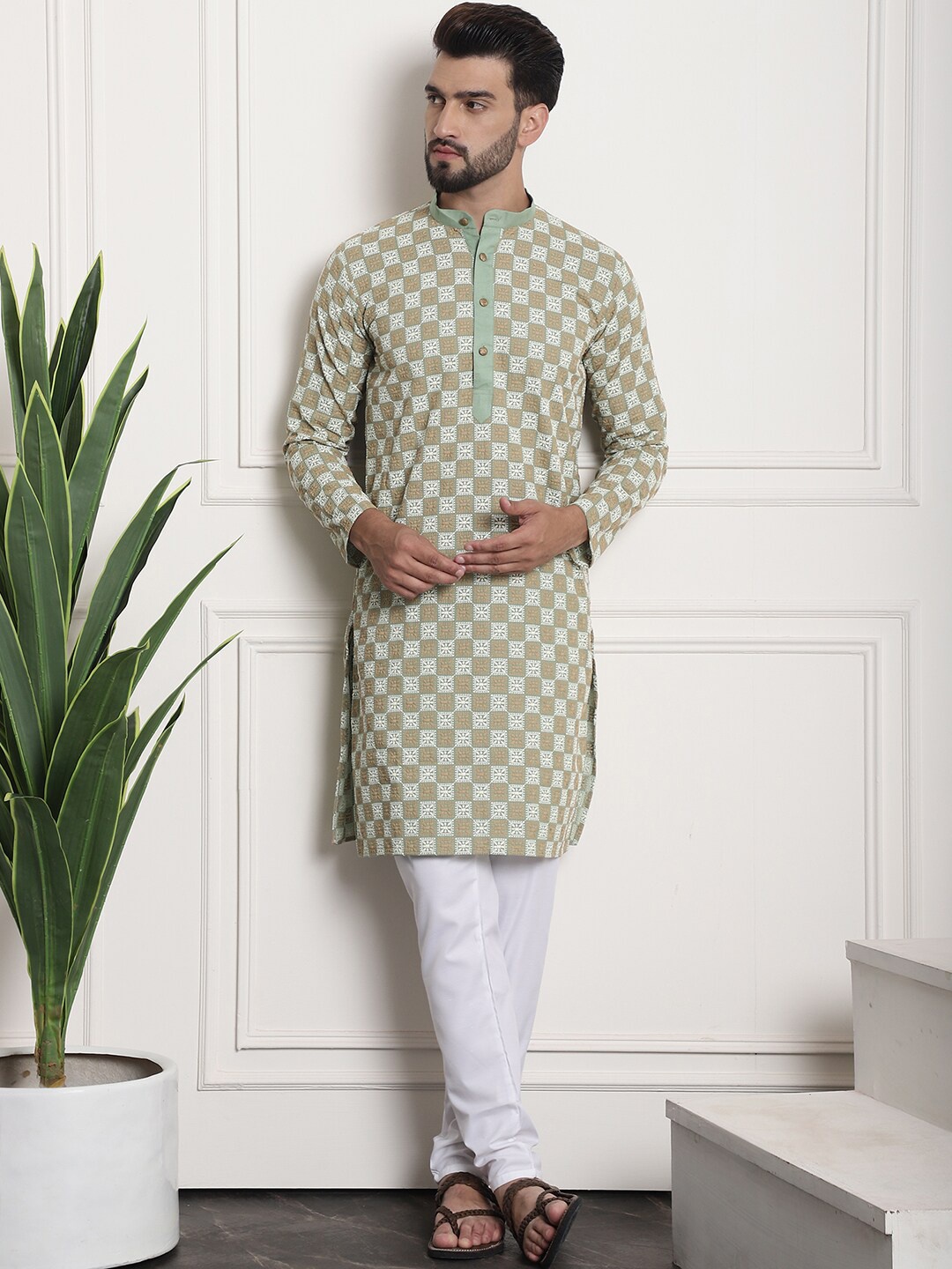 SOJANYA Ethnic Motifs Embroidered Thread Work Pure Cotton Kurta With Churidar, Green
SOJANYA Ethnic Motifs Embroidered Thread Work Pure Cotton Kurta With Churidar, Green