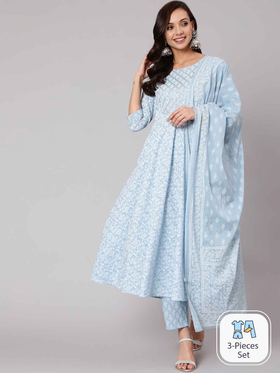 Nayo Floral Printed Regular Gotta Patti Pure Cotton Kurta & Trousers With Dupatta, Blue
Nayo Floral Printed Regular Gotta Patti Pure Cotton Kurta & Trousers With Dupatta, Blue