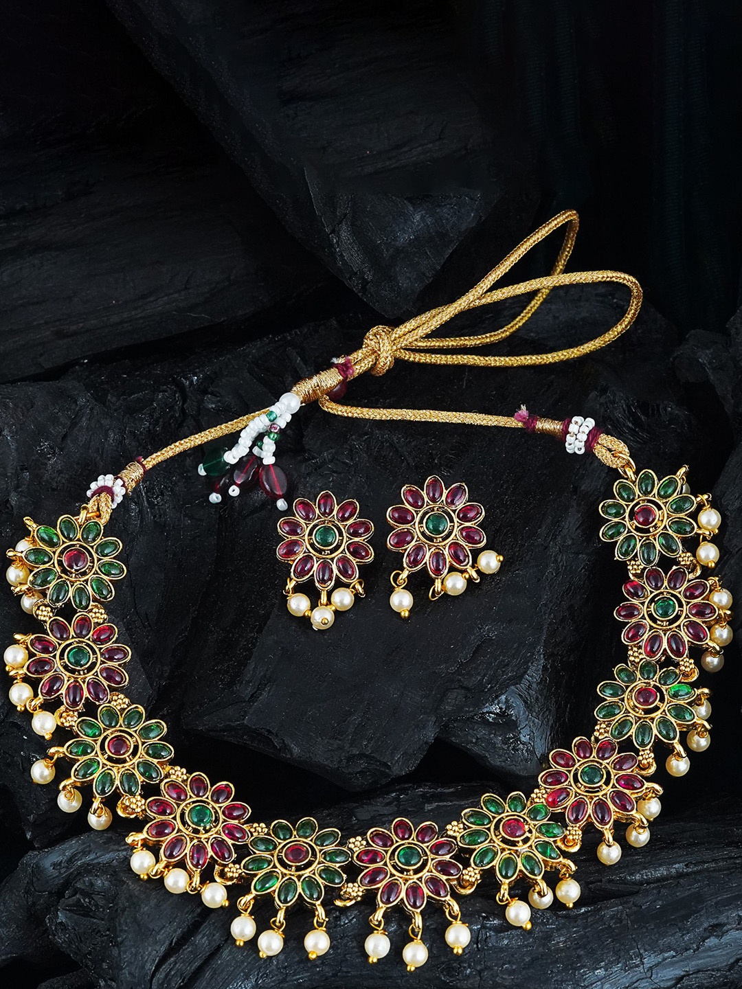 MANSIYAORANGE Gold-Plated Stone Studded & Beaded Necklace With Earrings Jewellery Set
MANSIYAORANGE Gold-Plated Stone Studded & Beaded Necklace With Earrings Jewellery Set