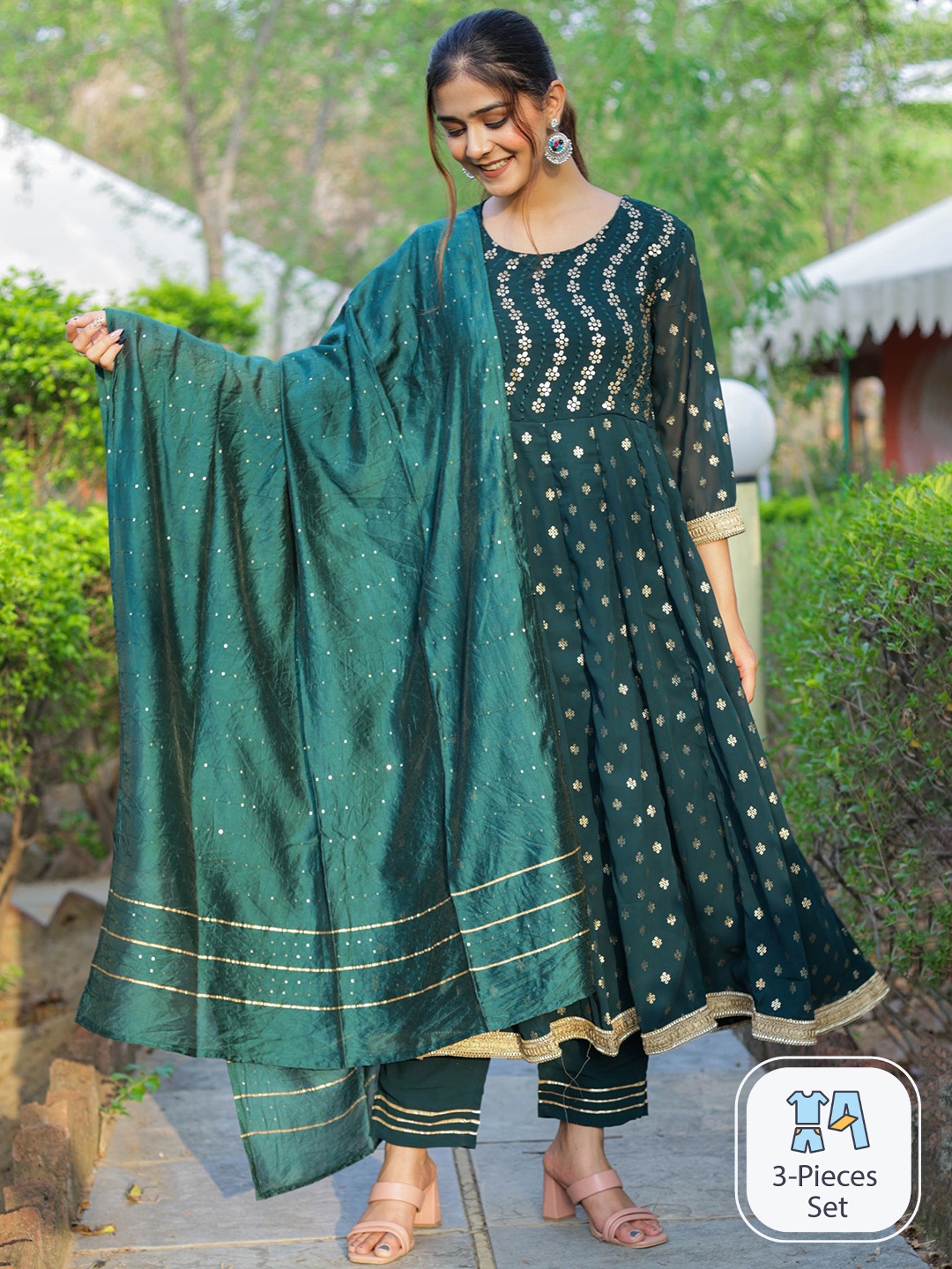 misbis Embroidered Sequinned Detail Panelled Anarkali Kurta & Trousers With Dupatta, Teal
misbis Embroidered Sequinned Detail Panelled Anarkali Kurta & Trousers With Dupatta, Teal