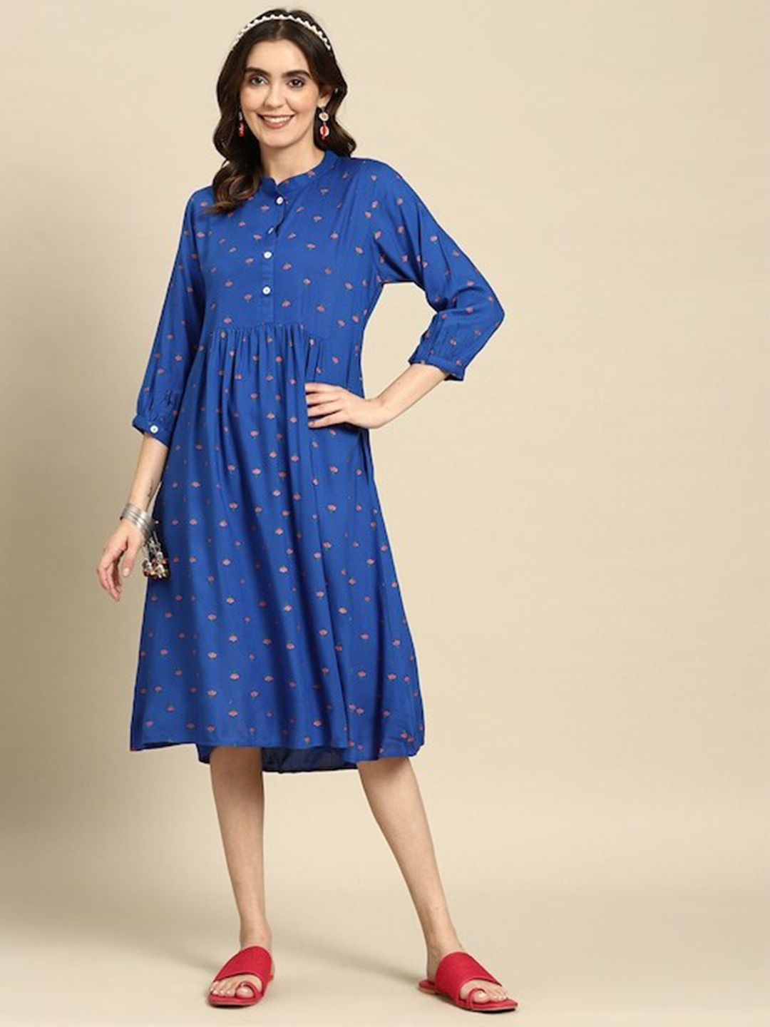 KALINI Floral Printed Mandarin Collar Gathered Detail Fit & Flare Midi Dress, Navy blue
KALINI Floral Printed Mandarin Collar Gathered Detail Fit & Flare Midi Dress, Navy blue