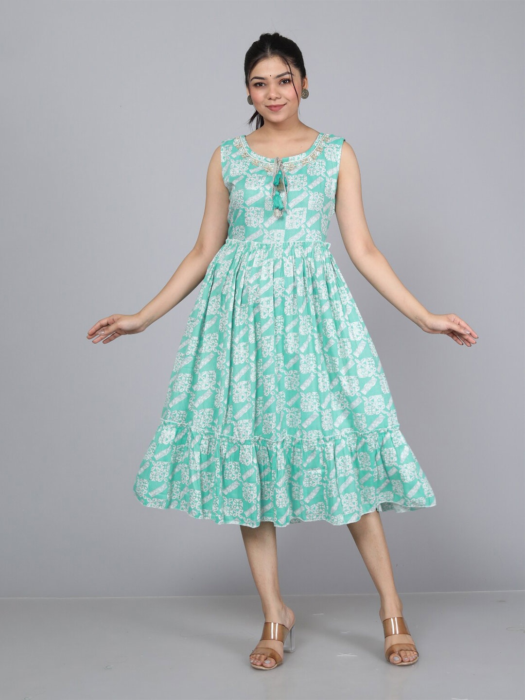 HIGHLIGHT FASHION EXPORT Ethnic Motifs Printed Gathered Tiered Fit & Flare Ethnic Dress, Green
HIGHLIGHT FASHION EXPORT Ethnic Motifs Printed Gathered Tiered Fit & Flare Ethnic Dress, Green