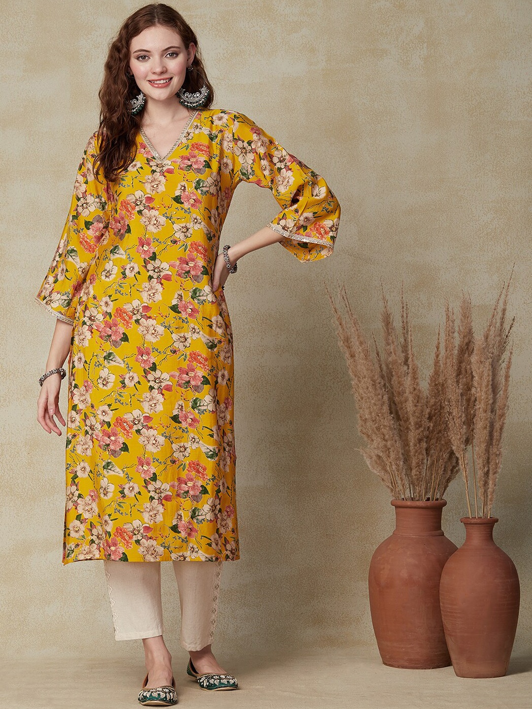 FASHOR Floral Printed V-Neck Flared Sleeves Sequinned Detail Silk Straight Kurta, Yellow
FASHOR Floral Printed V-Neck Flared Sleeves Sequinned Detail Silk Straight Kurta, Yellow