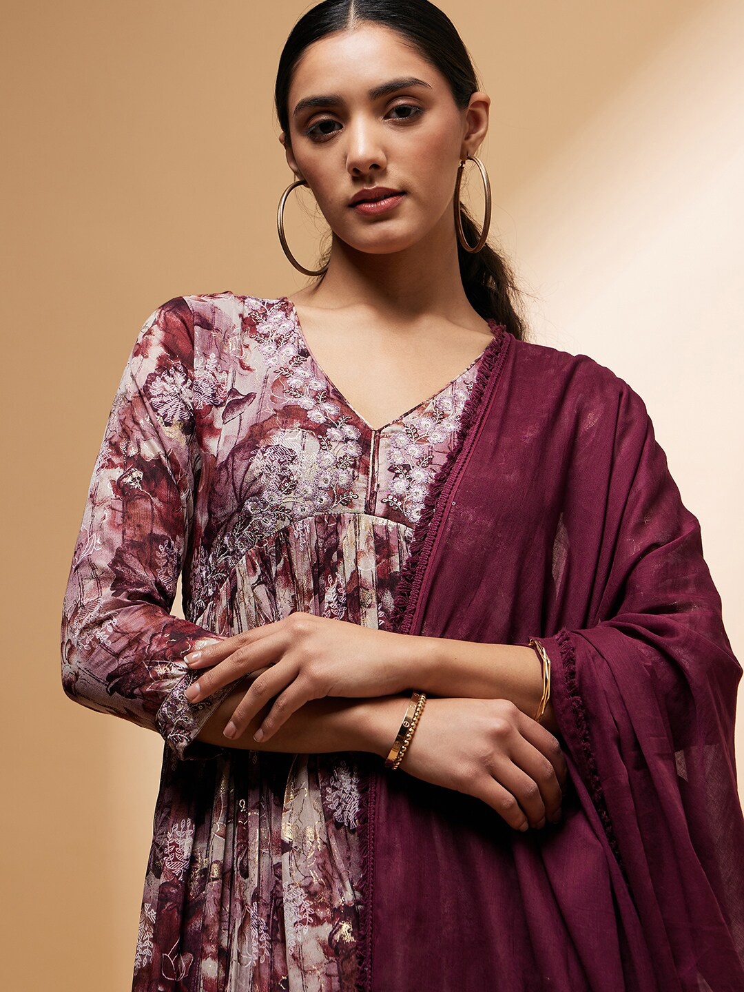 all about you Floral Embroidered Thread Work Anarkali Kurta With Trousers & Dupatta, Burgundy
all about you Floral Embroidered Thread Work Anarkali Kurta With Trousers & Dupatta, Burgundy