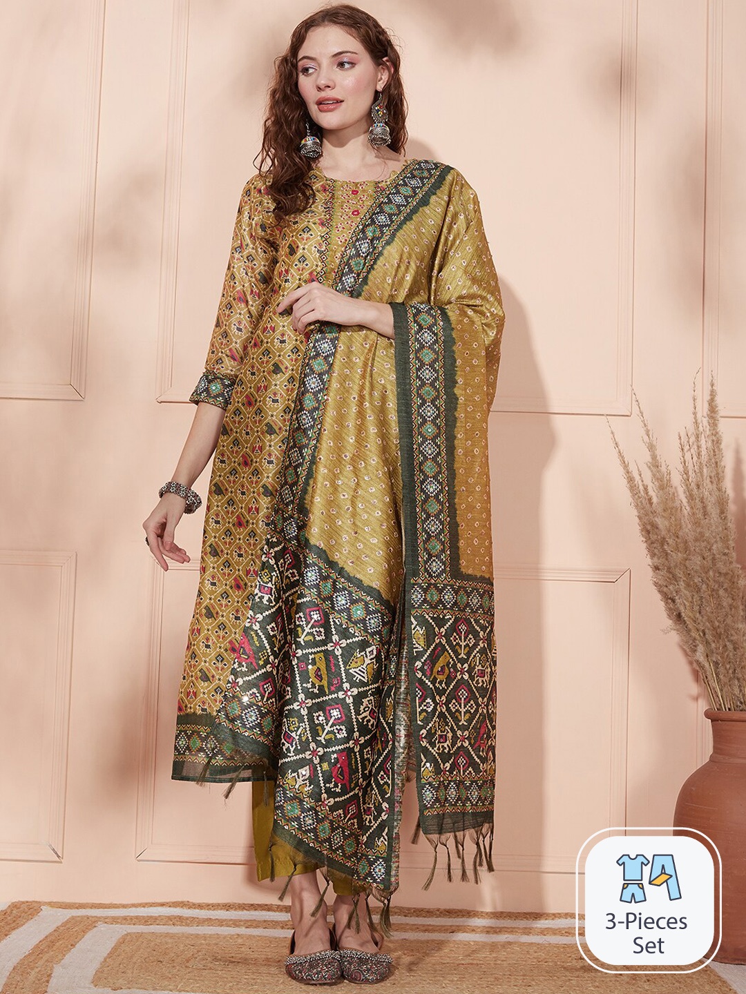 FASHOR Ethnic Motifs Printed Regular Thread Work Kurta with Trousers & Dupatta, Green
FASHOR Ethnic Motifs Printed Regular Thread Work Kurta with Trousers & Dupatta, Green