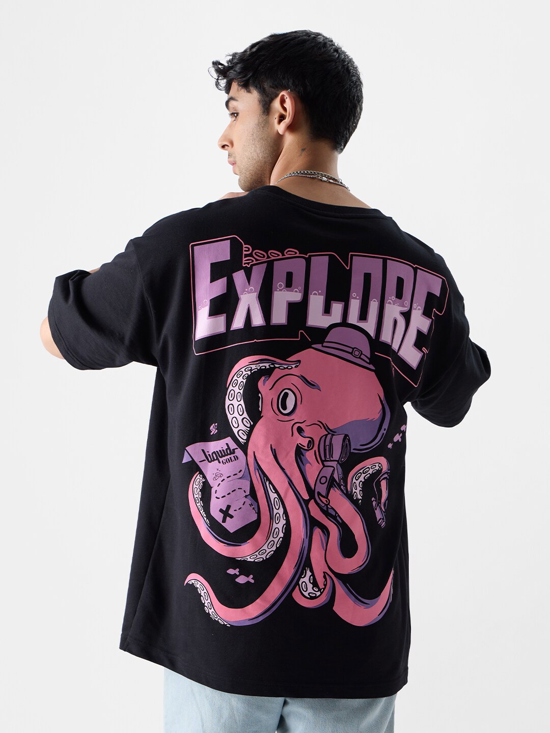 The Souled Store Graphic Printed Drop-Shoulder sleeves Oversized Pure Cotton T-shirt, Black
The Souled Store Graphic Printed Drop-Shoulder sleeves Oversized Pure Cotton T-shirt, Black
