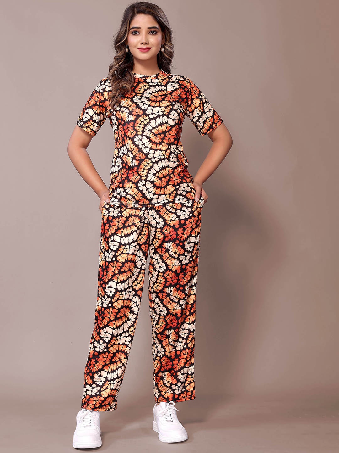 Ekta Textiles Abstract Printed T-shirt With Trousers, Black