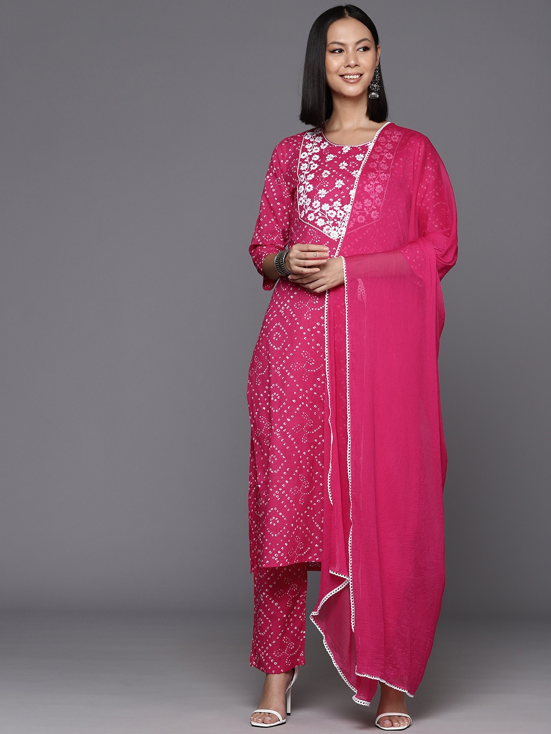 Varanga Women Floral Yoke Design Regular Thread Work Cotton Kurta with Trousers & Dupatta, Fuchsia
Varanga Women Floral Yoke Design Regular Thread Work Cotton Kurta with Trousers & Dupatta, Fuchsia