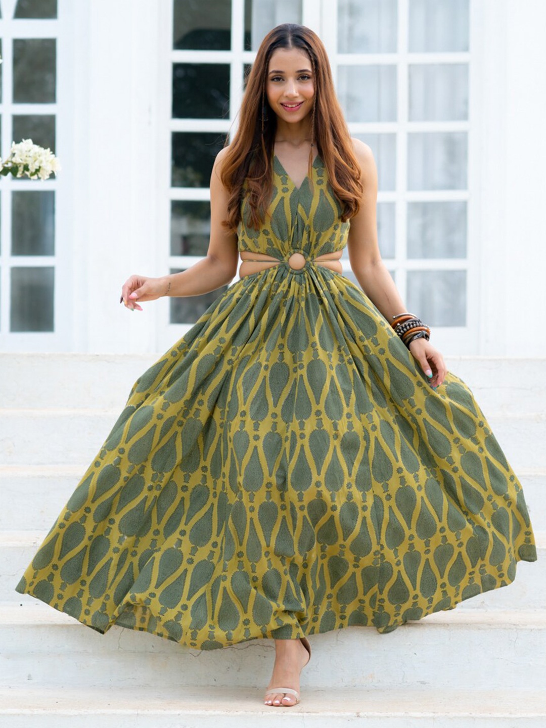 Ambraee Ethnic Motifs V-Neck Sleeveless Fit and Flare Cut-Outs Cotton Maxi Dress, Green
Ambraee Ethnic Motifs V-Neck Sleeveless Fit and Flare Cut-Outs Cotton Maxi Dress, Green