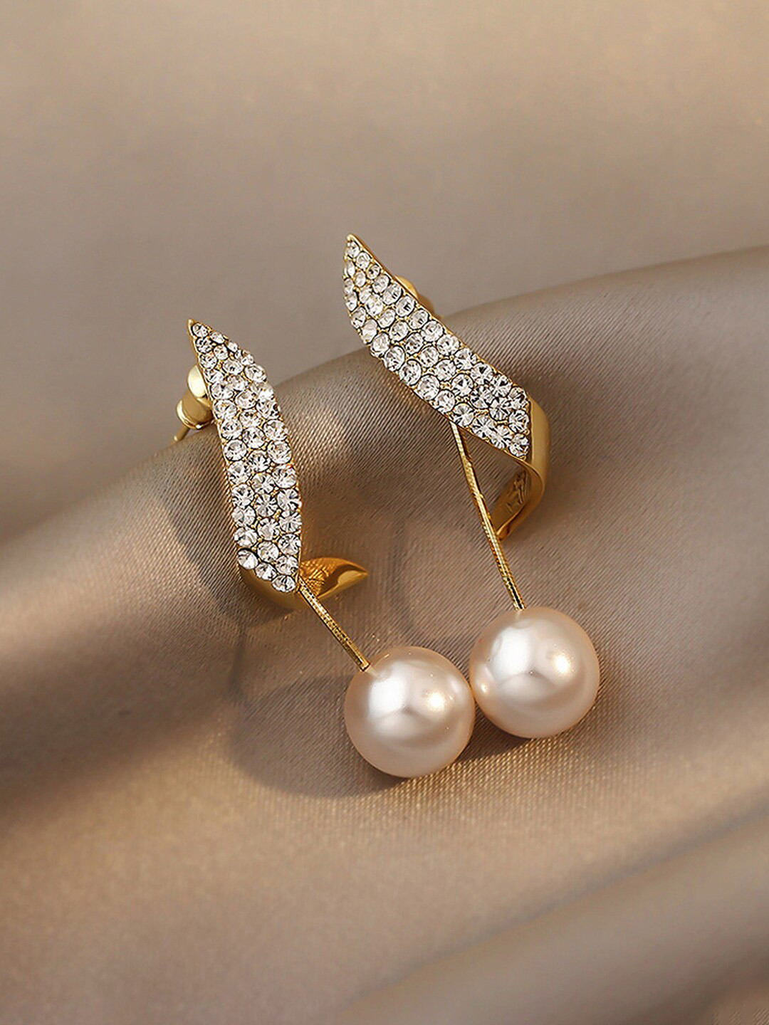 Jewels Galaxy Gold-Plated Contemporary Drop Earrings
Jewels Galaxy Gold-Plated Contemporary Drop Earrings