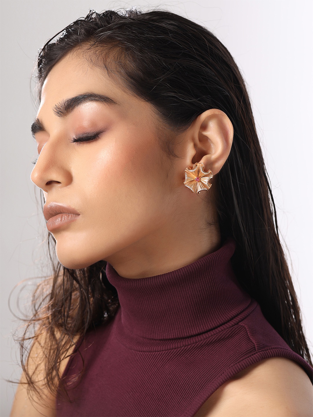 925 Sterling silver Precious Ruby & Mossanite Studded Flower Earring for Women, Rose gold
925 Sterling silver Precious Ruby & Mossanite Studded Flower Earring for Women, Rose gold