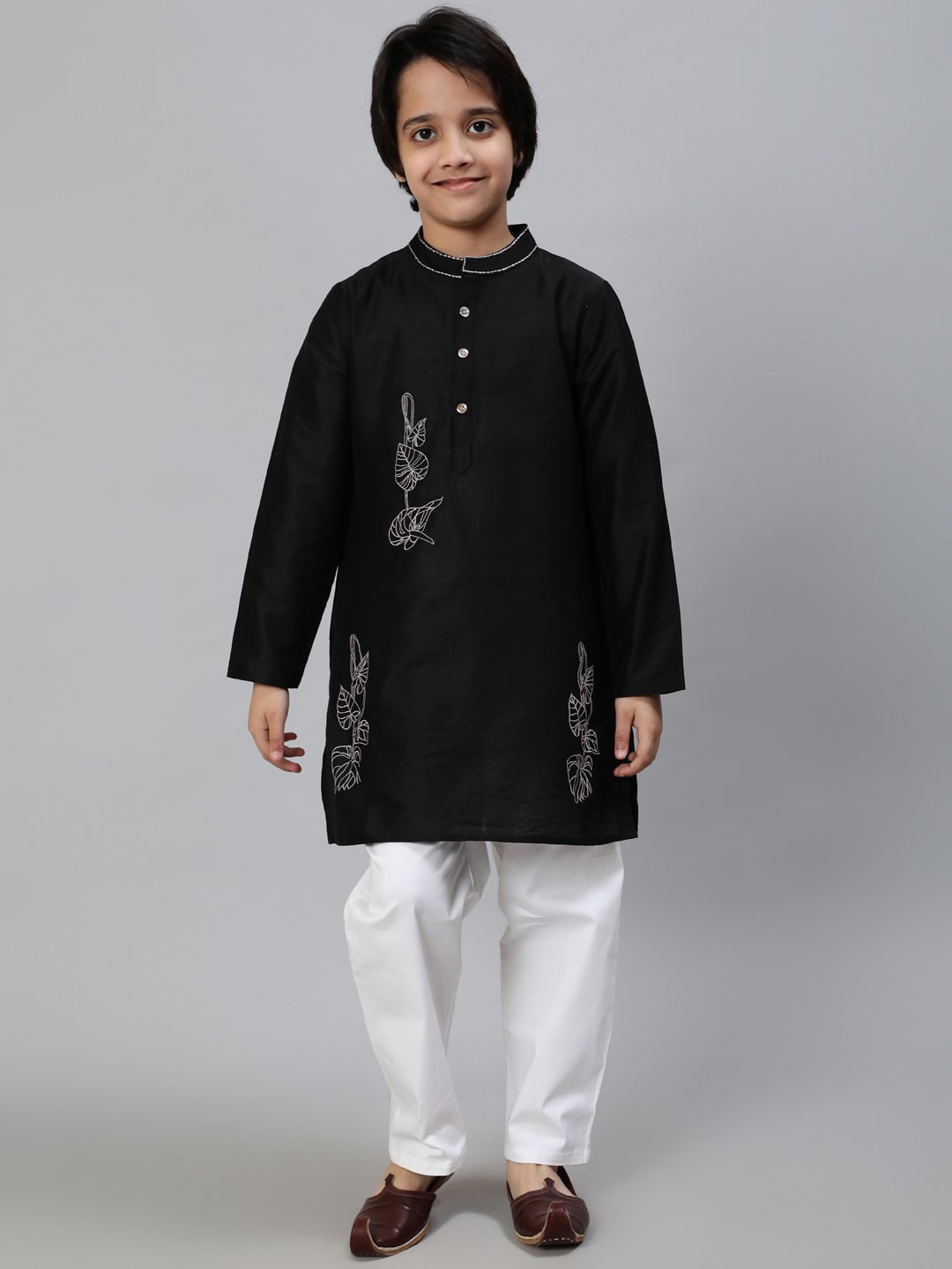 Aks Kids Boys Floral Embroidered Thread Work Mandarin Collar Cotton Silk Straight Kurta, Black
Aks Kids Boys Floral Embroidered Thread Work Mandarin Collar Cotton Silk Straight Kurta, Black