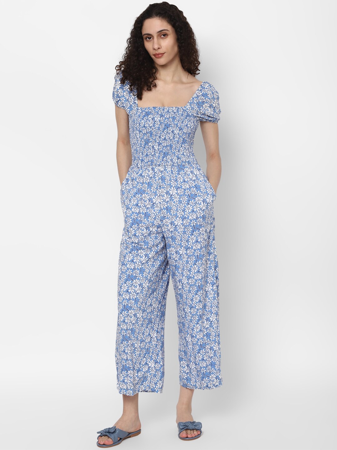 AMERICAN EAGLE OUTFITTERS Floral Printed Square Neck Smocked Puff Sleeve Basic Jumpsuit, Blue
AMERICAN EAGLE OUTFITTERS Floral Printed Square Neck Smocked Puff Sleeve Basic Jumpsuit, Blue