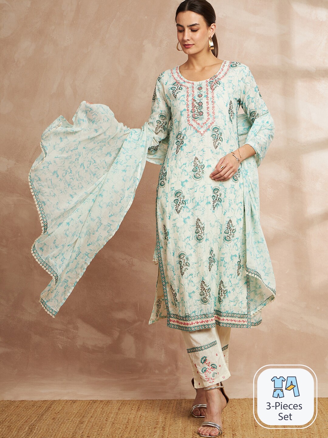 all about you Floral Printed Straight Pure Cotton Kurta With Trousers & With Dupatta, White
all about you Floral Printed Straight Pure Cotton Kurta With Trousers & With Dupatta, White
