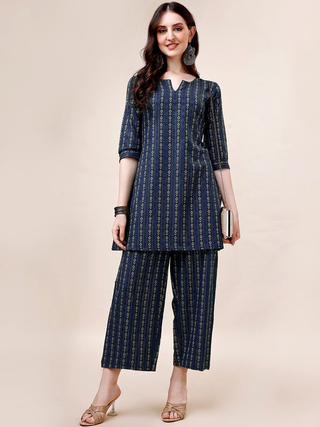 Amrutam Fab Ethnic Motifs Printed Pure Cotton Jacquard Weave Straight Kurti With Palazzos, Blue
Amrutam Fab Ethnic Motifs Printed Pure Cotton Jacquard Weave Straight Kurti With Palazzos, Blue